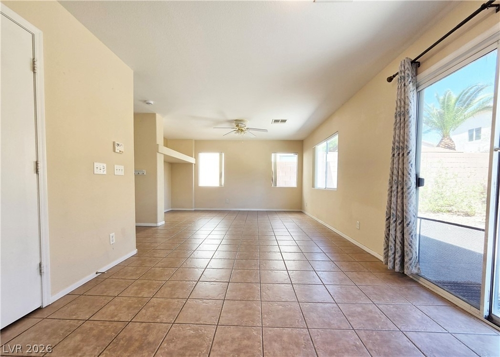 3722 Nestled Oak Avenue - Photo 4