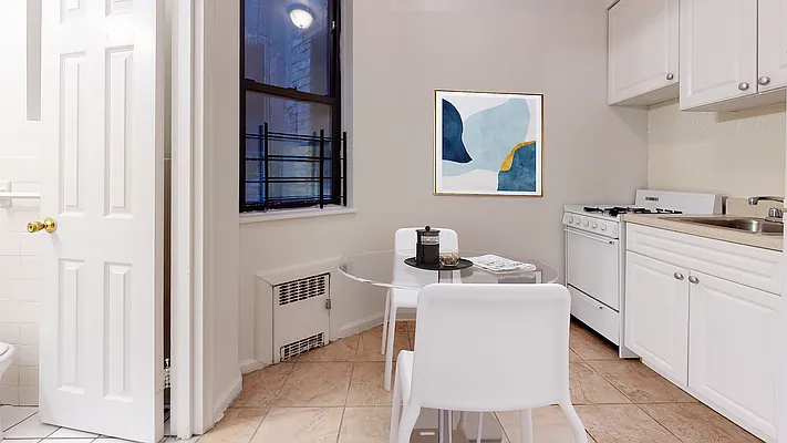432 East 83rd Street - Photo 1