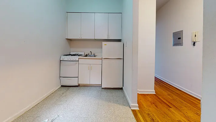 432 East 83rd Street - Photo 6