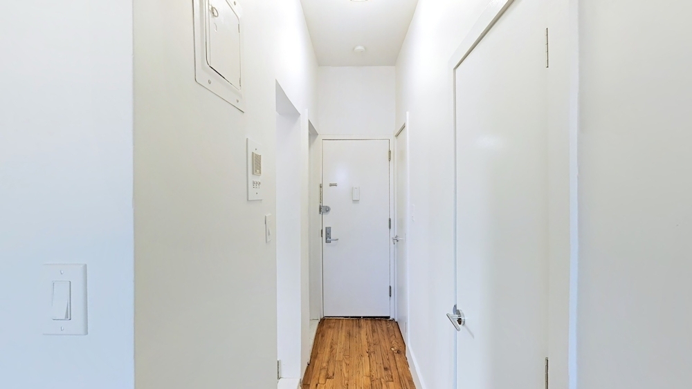 624 East 11th Street - Photo 5