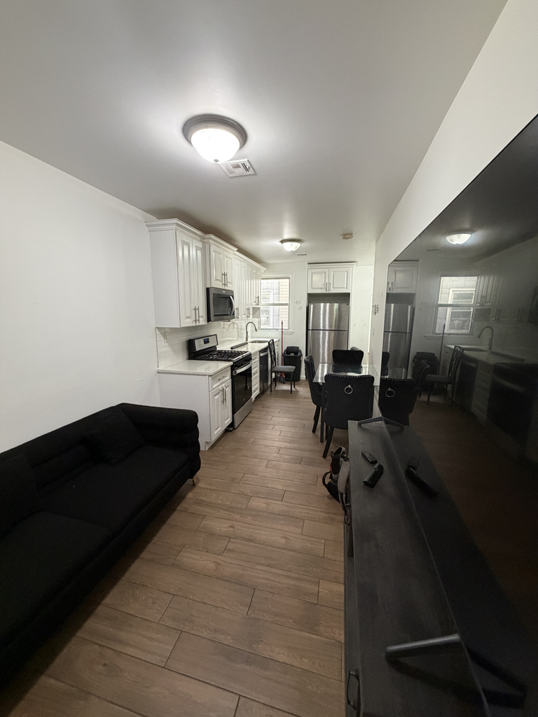 18-79 Woodbine Street - Photo 3