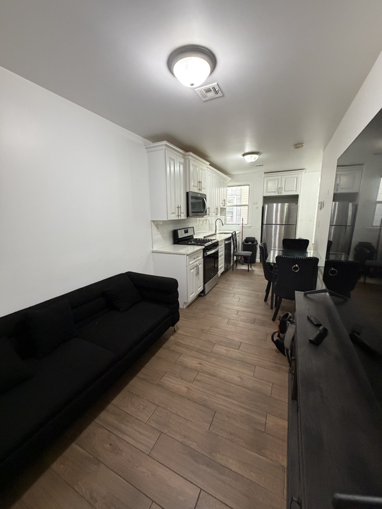 18-79 Woodbine Street - Photo 6