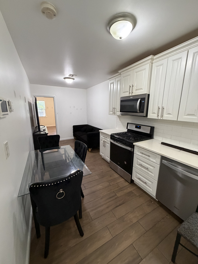 18-79 Woodbine Street - Photo 4