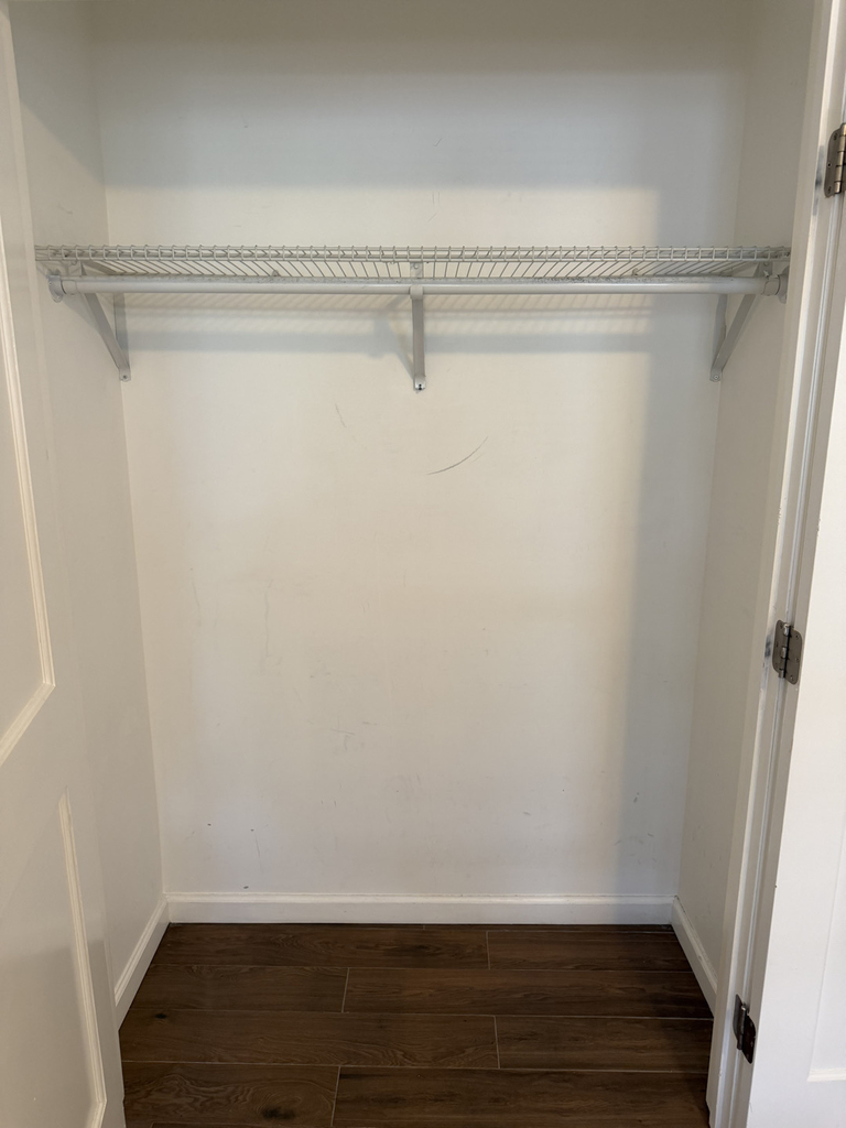 18-79 Woodbine Street - Photo 2