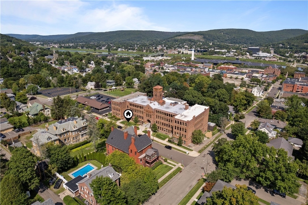 201 Pine Street - Photo 0