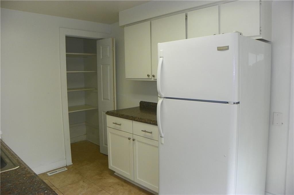 82 Adams Street - Photo 4