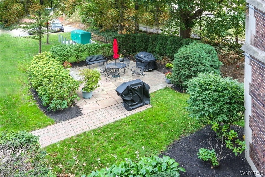 800 West Ferry Street - Photo 12