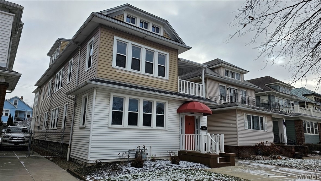 307 Sterling Avenue - Photo 1