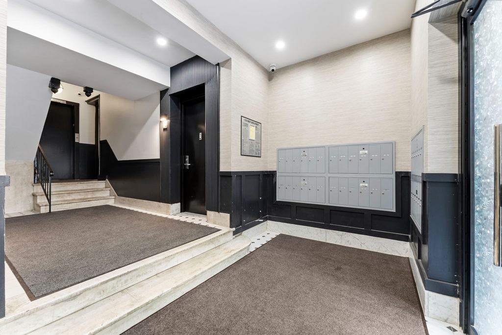 310 West 80th Street - Photo 7