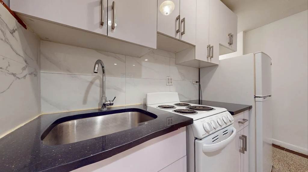 322 2nd Avenue - Photo 4