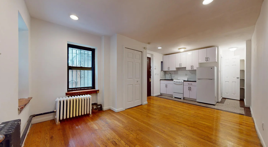 322 2nd Avenue - Photo 3