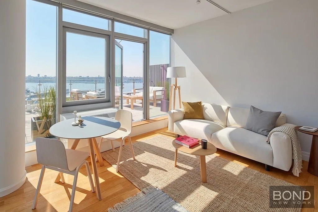 West 54th Street - Photo 3