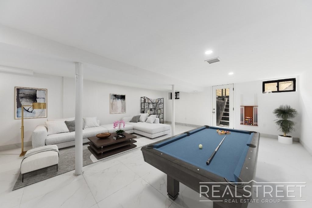 310 Linden St - Photo 4