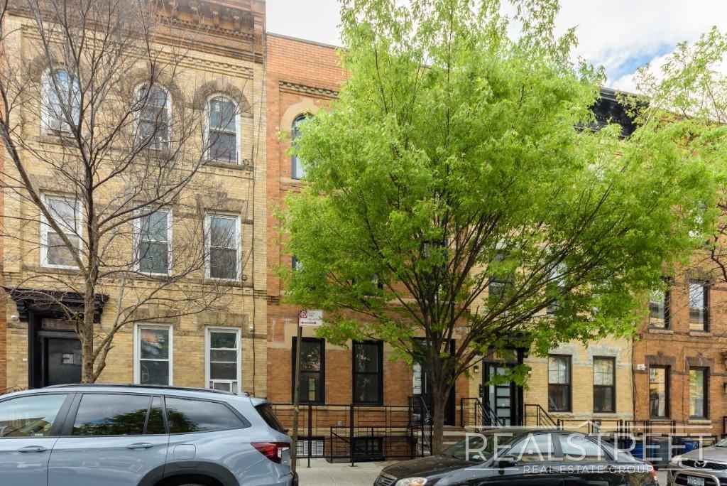 310 Linden St - Photo 15
