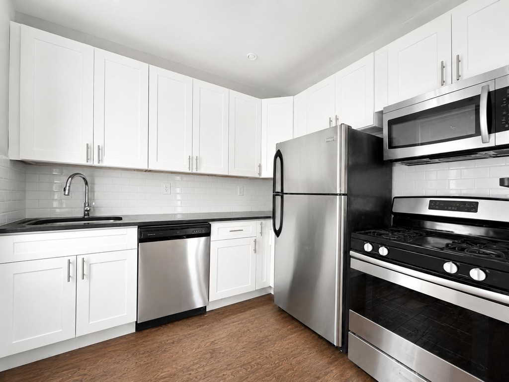 546 Isham Street - Photo 3