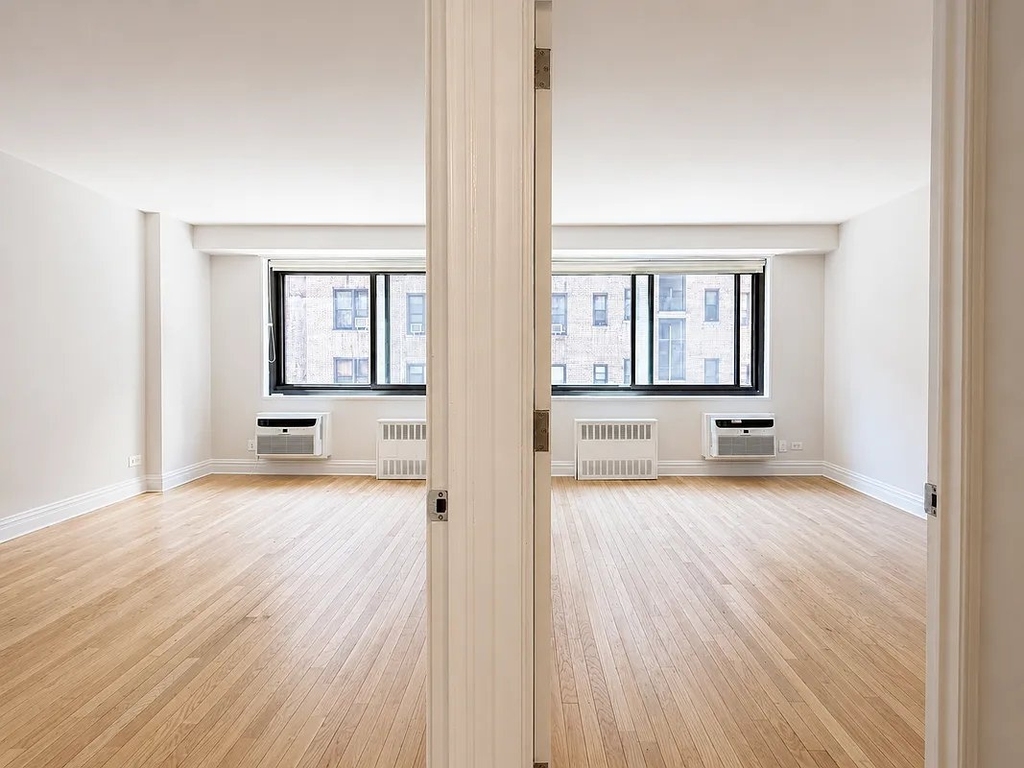 West 97th Street - Photo 6