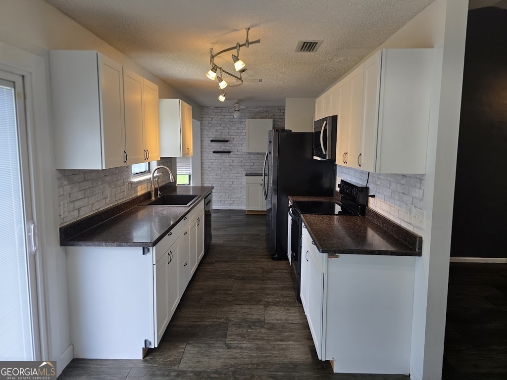 1001 Regal Road - Photo 14