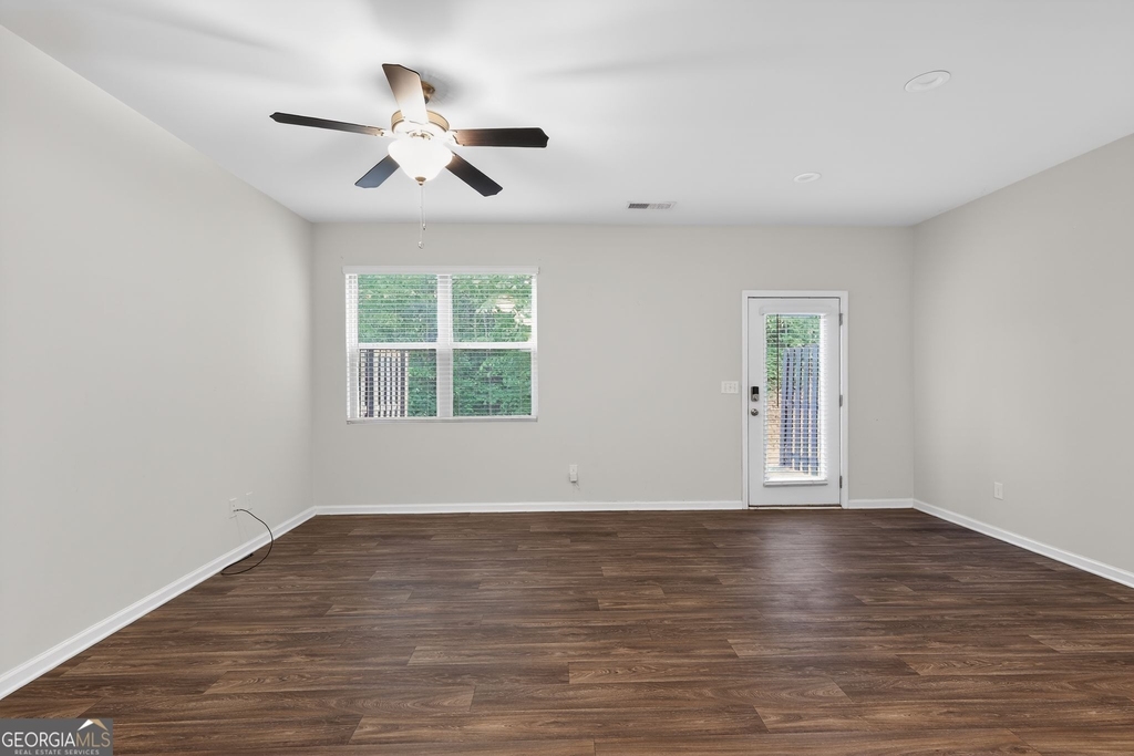 3122 Meadowstone Lane Sw - Photo 5