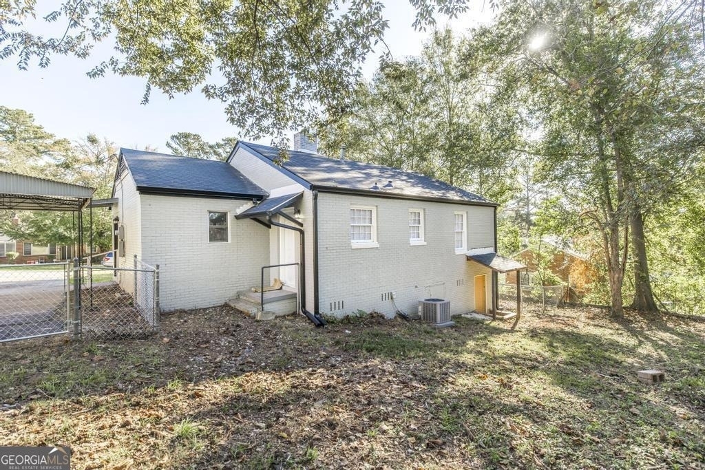 1930 Northbrook Avenue - Photo 3