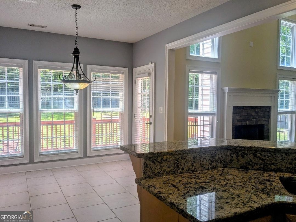110 Lyndhurst Way - Photo 7