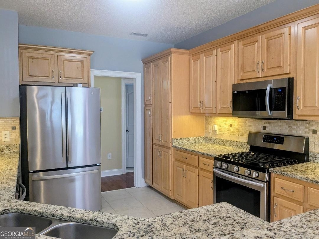 110 Lyndhurst Way - Photo 13