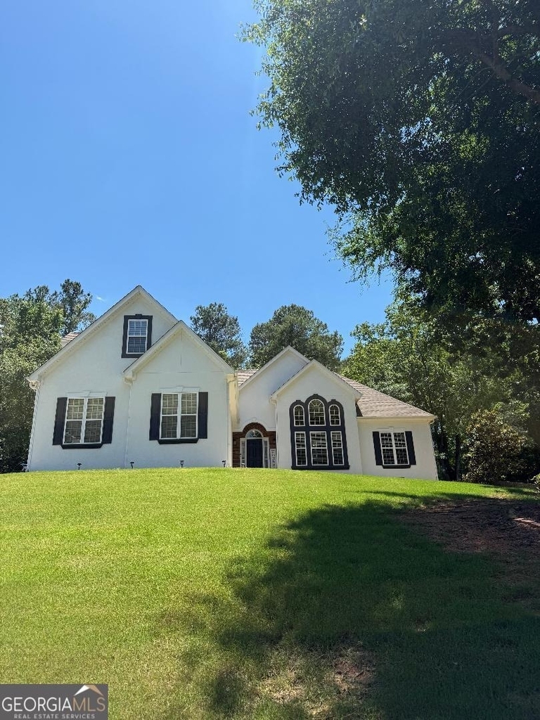 110 Lyndhurst Way - Photo 1