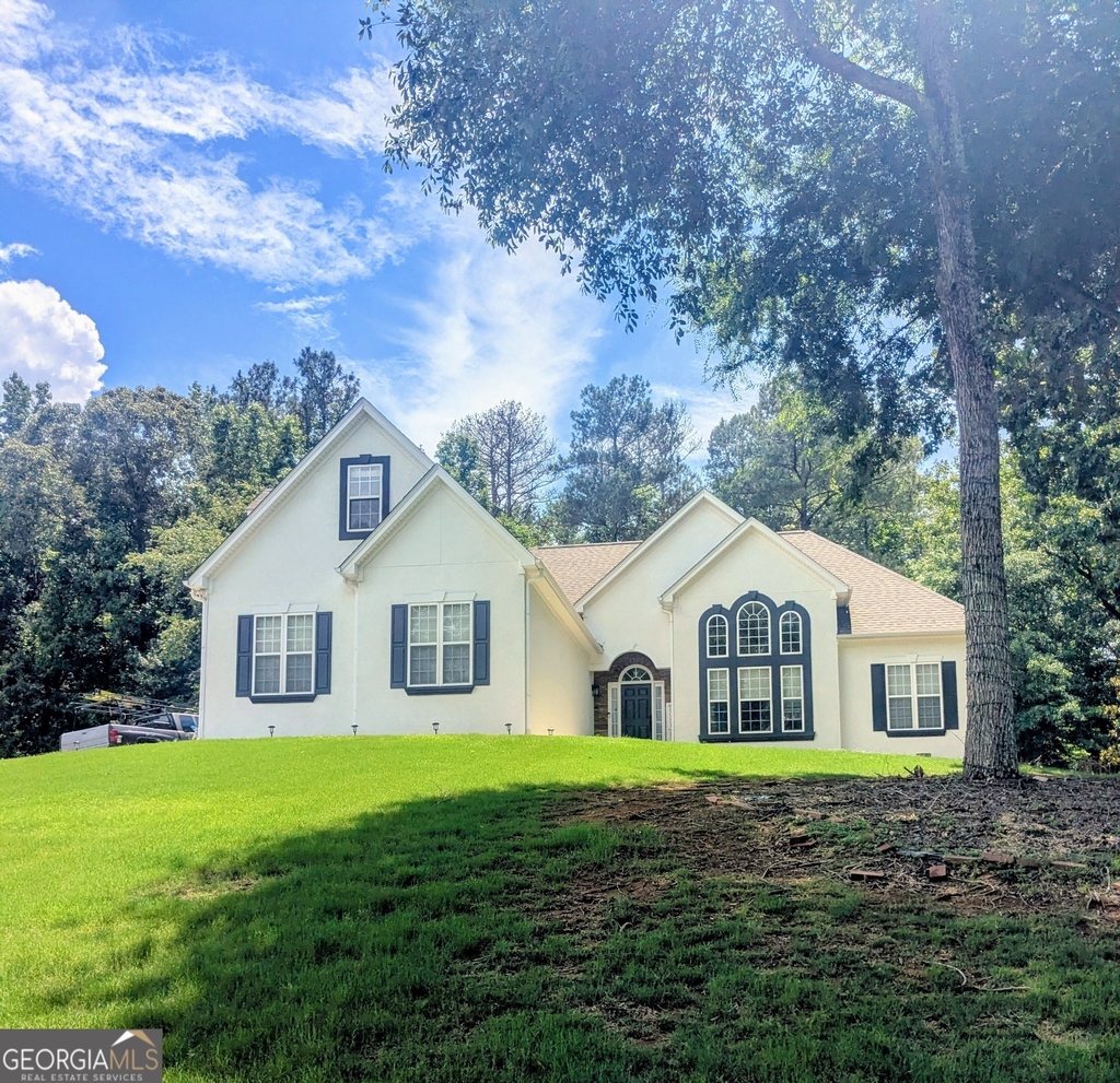 110 Lyndhurst Way - Photo 0