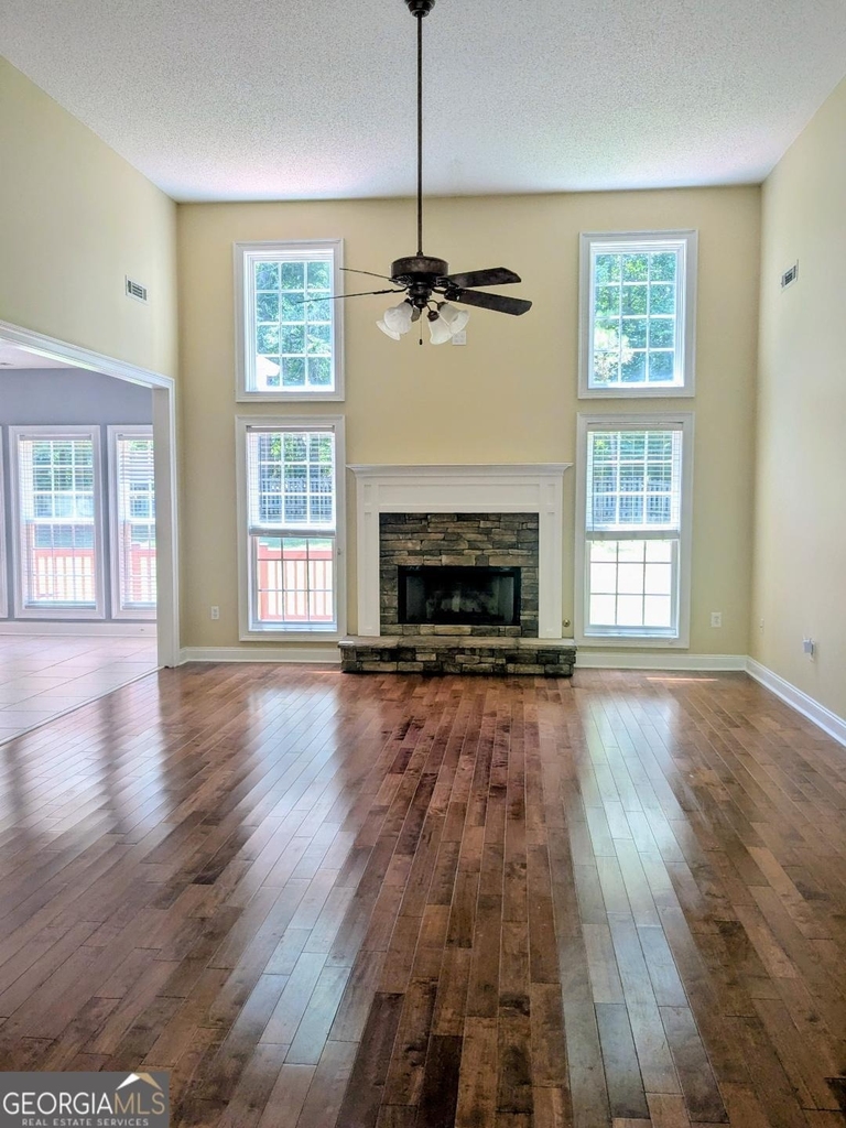 110 Lyndhurst Way - Photo 4