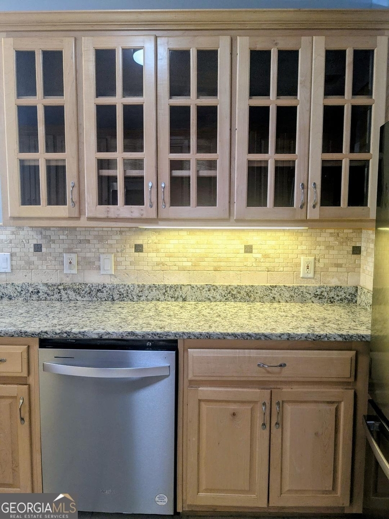 110 Lyndhurst Way - Photo 10
