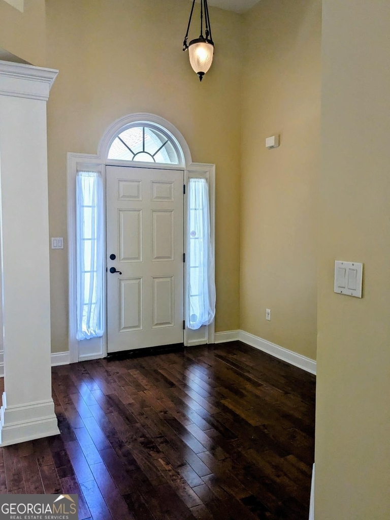110 Lyndhurst Way - Photo 5