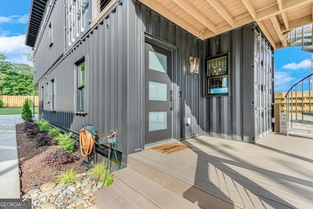 773 Bradford Street - Photo 2