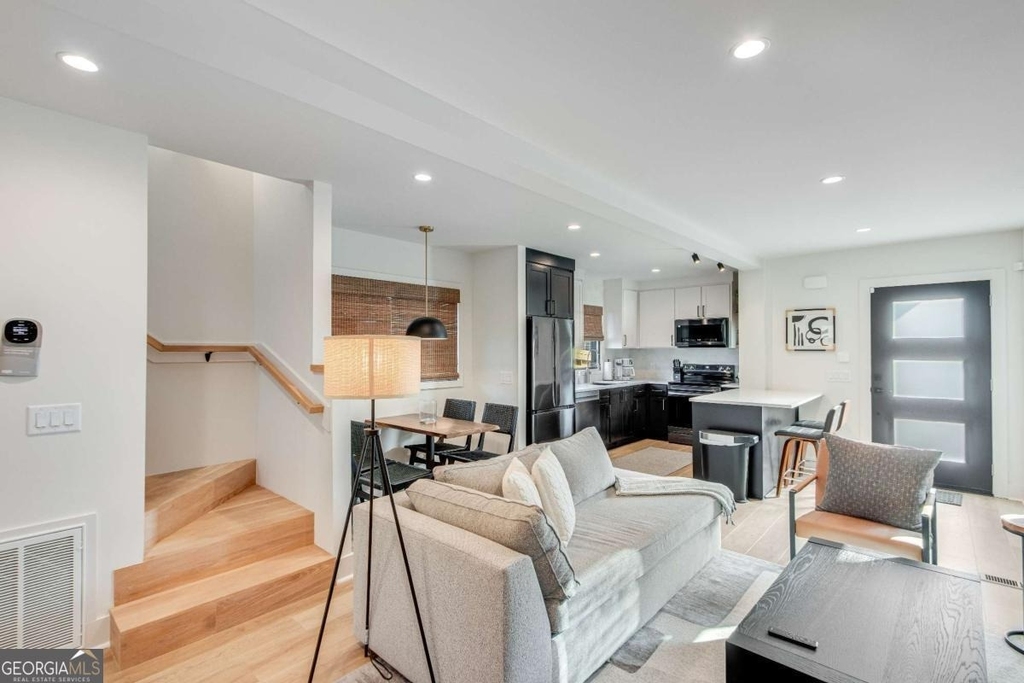 773 Bradford Street - Photo 10