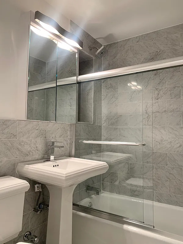 83rd Street/2nd Avenue - Photo 3