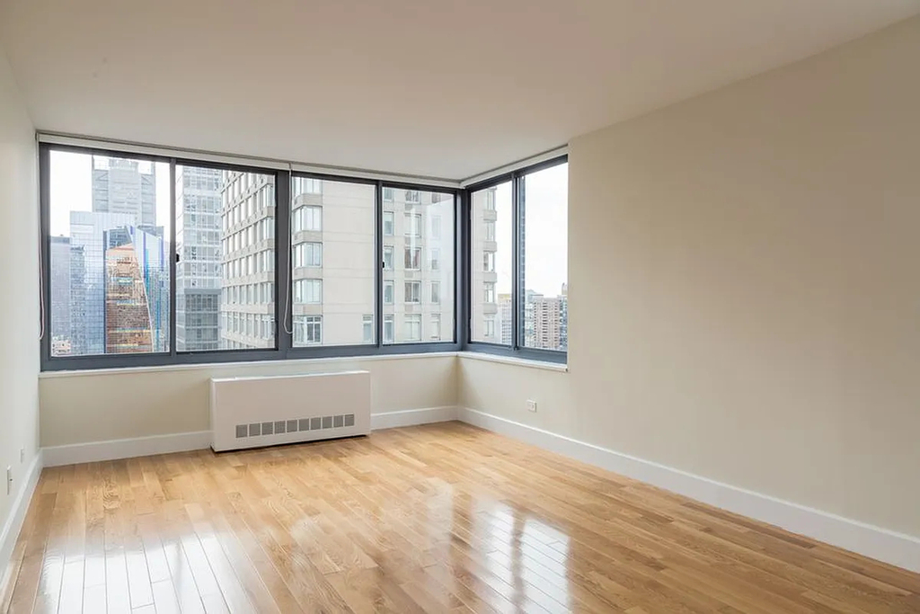 West 48th Street - Photo 1