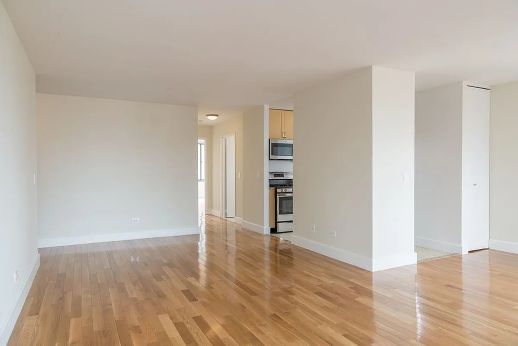 West 48th Street - Photo 3