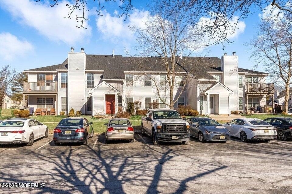 334 Mayfair Place - Photo 0