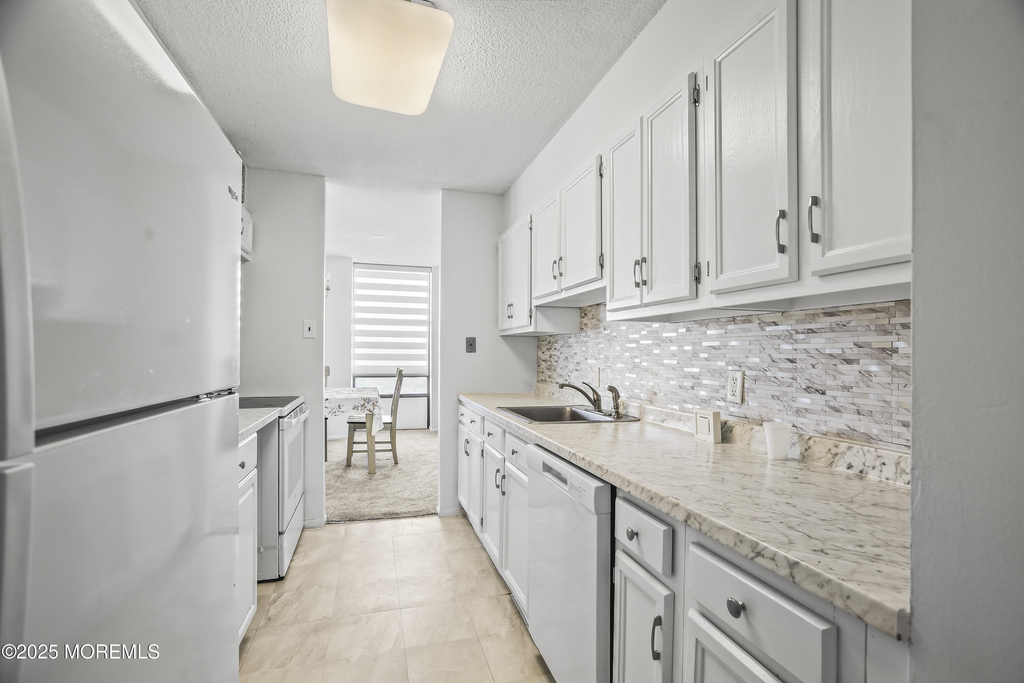 787 Ocean Avenue - Photo 6