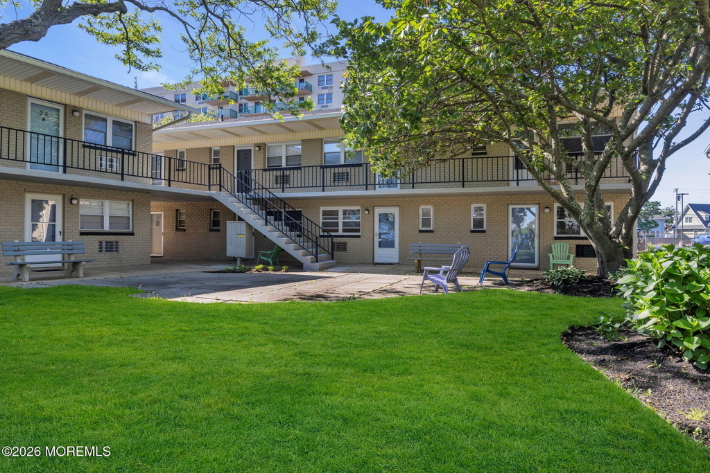 455 Ocean Boulevard - Photo 0