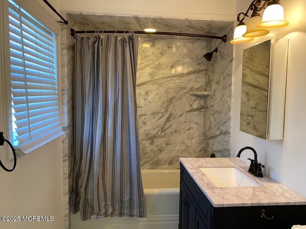 327 Roosevelt Avenue - Photo 8