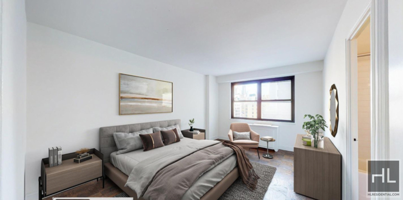 E 16 St - Photo 2