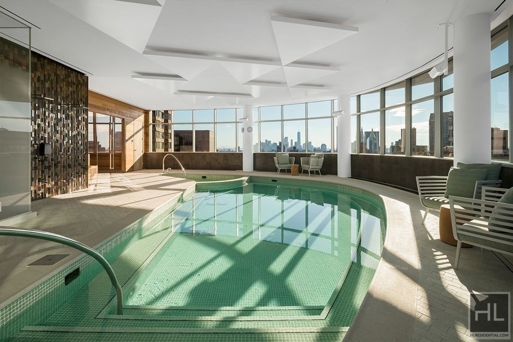 East 39th Street - Photo 8