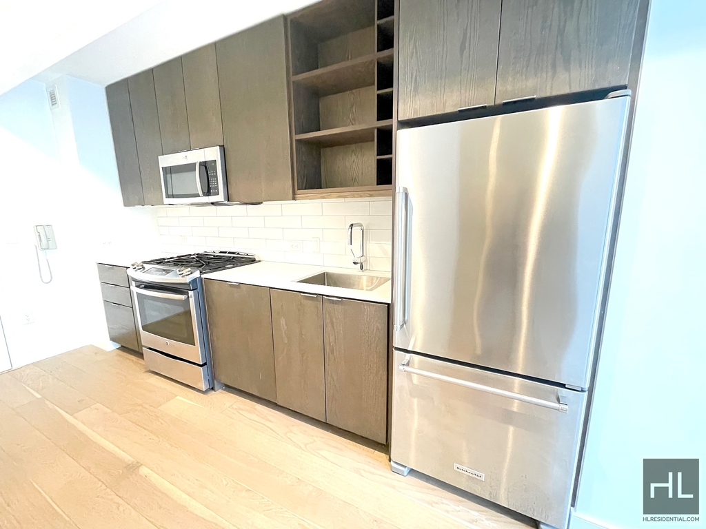 East 39th Street - Photo 2
