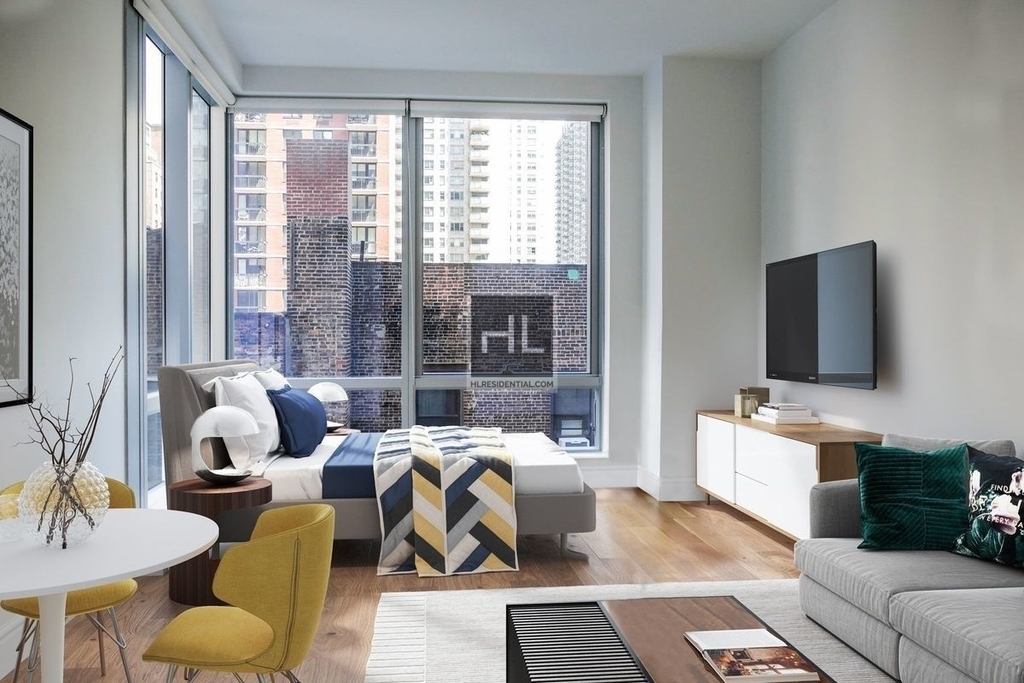 East 39th Street - Photo 0