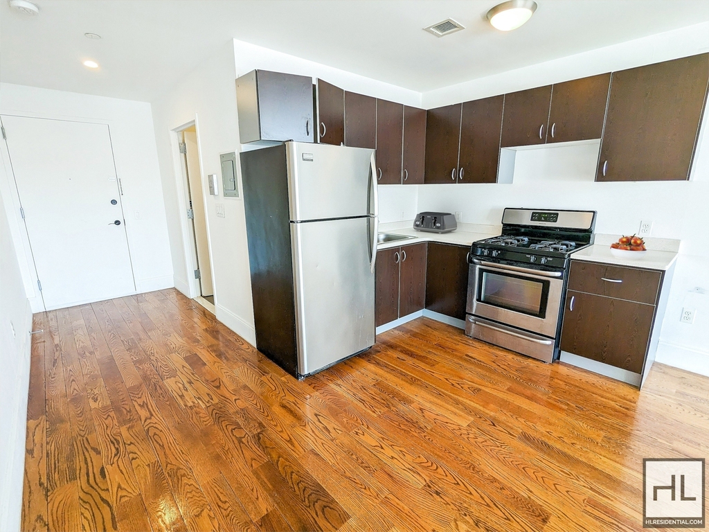 Dekalb Avenue - Photo 1