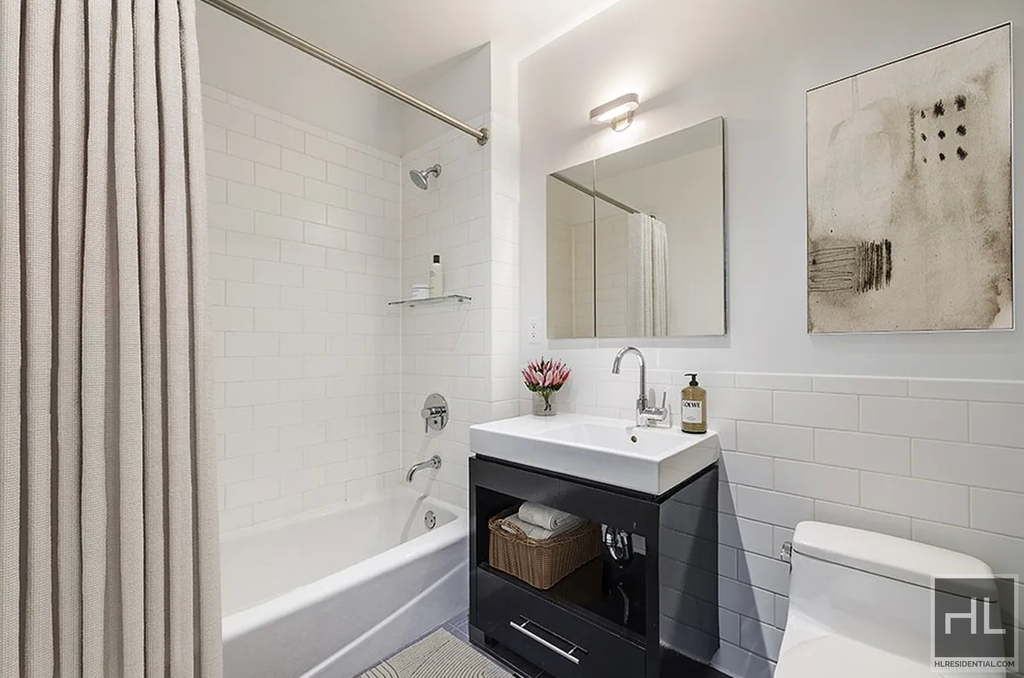 West 54th Street - Photo 5