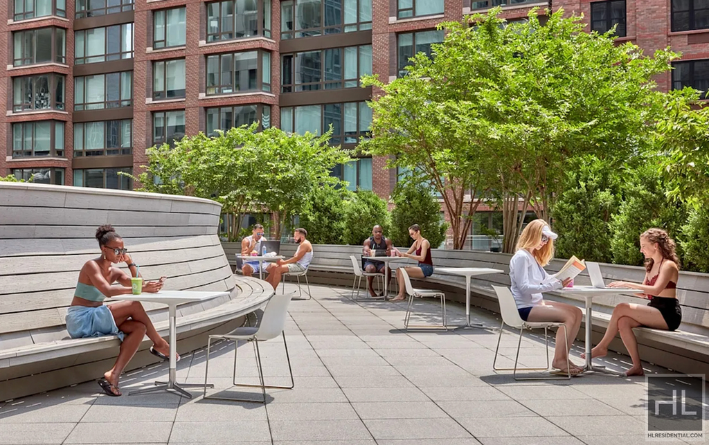 West 54th Street - Photo 9