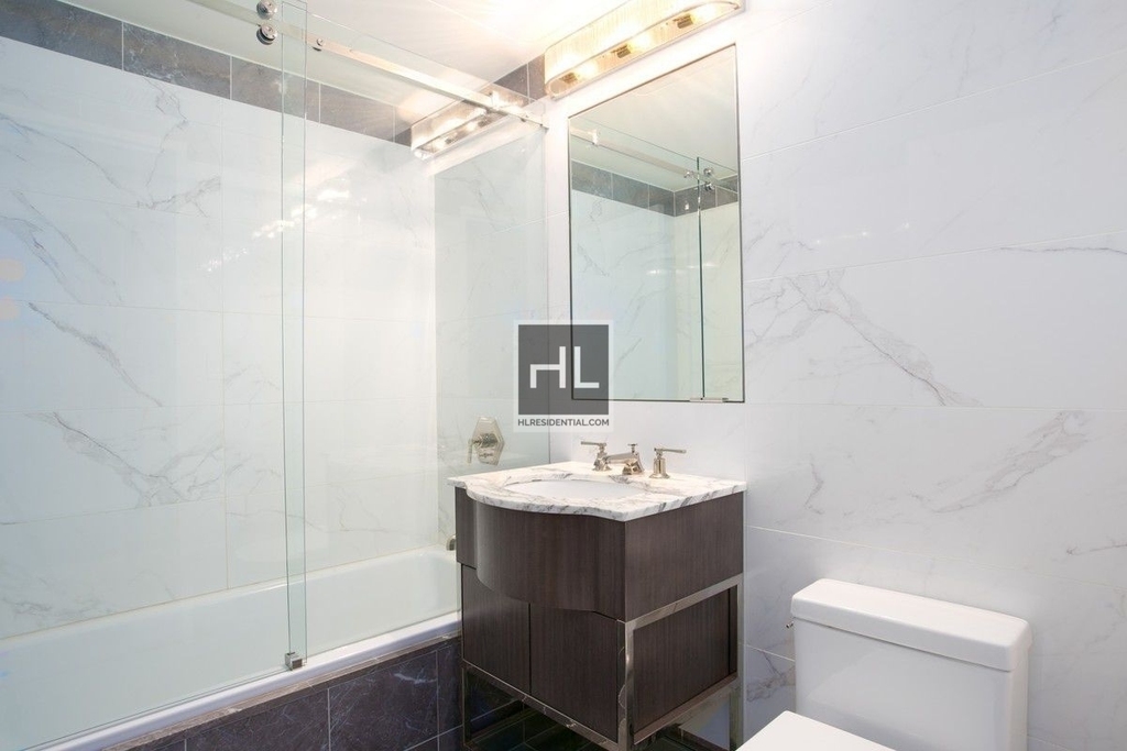 West 86 Street - Photo 3
