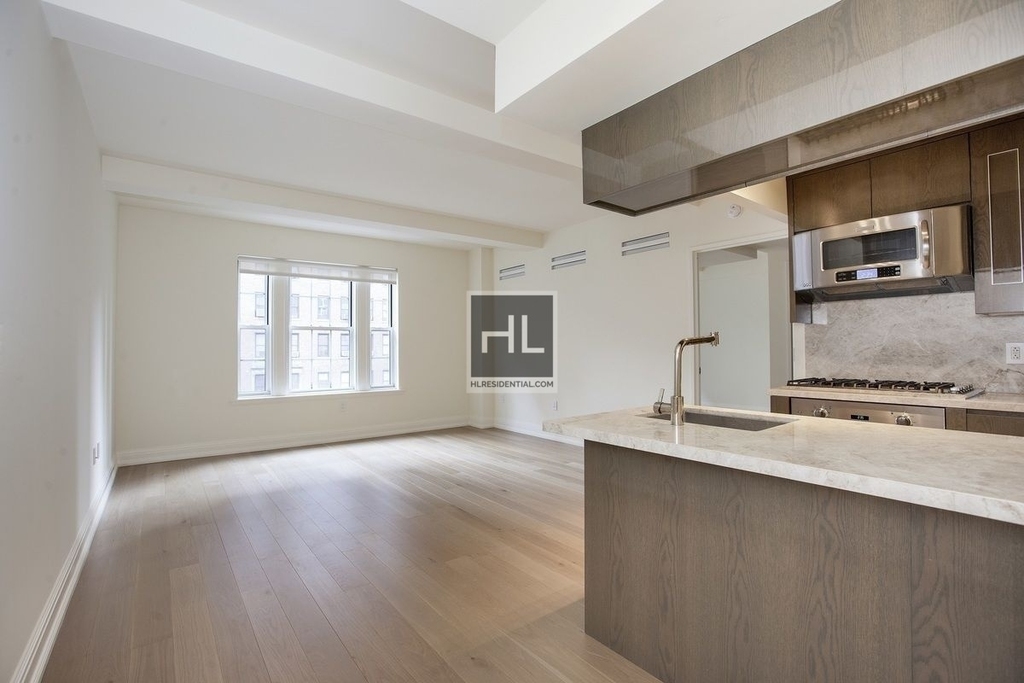 West 86 Street - Photo 0