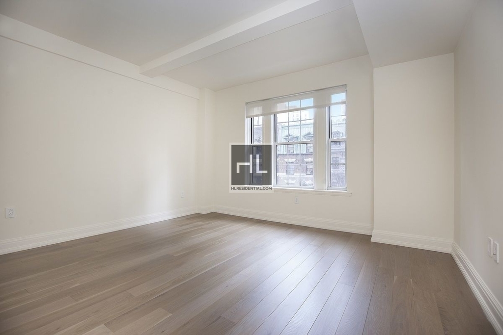 West 86 Street - Photo 2