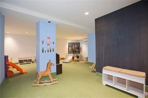 West 86 Street - Photo 4
